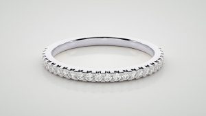 "סריניטי" טבעת יהלומים חצי איטרניטי משלימה ועדינה משובצת 0.20 קראט