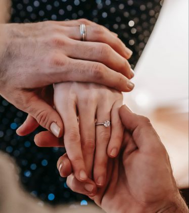 מה ההבדל בין טבעת אירוסין לטבעת נישואין