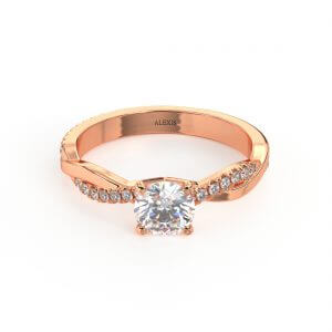 טבעת אירוסין "ג׳ייני"  קלאסית משובצת יהלום 1.00 קראט
